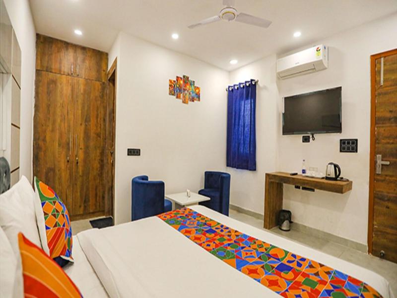 Fabhotel F9 Noida Sector 27 image