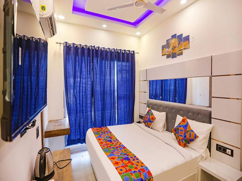Fabhotel F9 Noida Sector 27 image