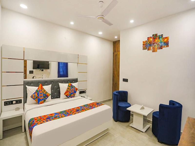 Fabhotel F9 Noida Sector 27 image