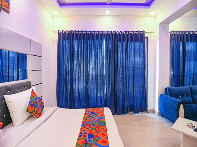 Fabhotel F9 Noida Sector 27 image