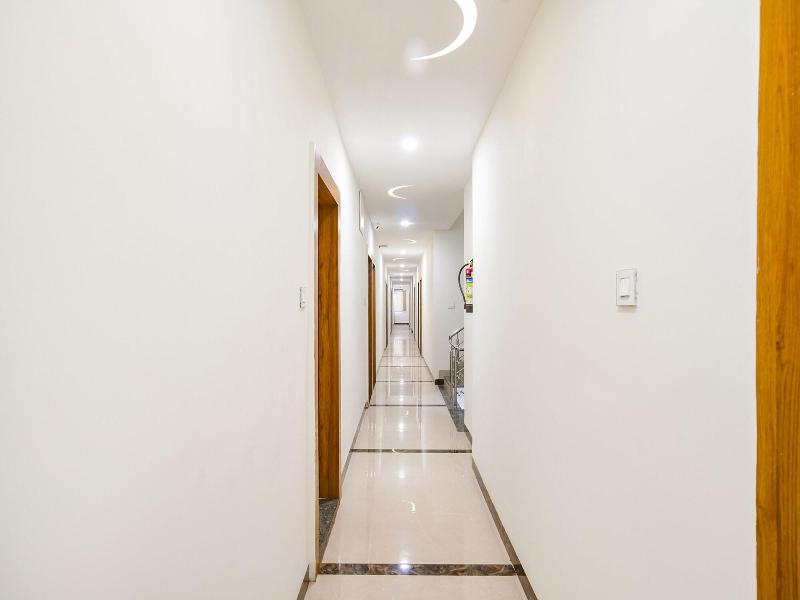 Fabhotel Woodlark Inn — view