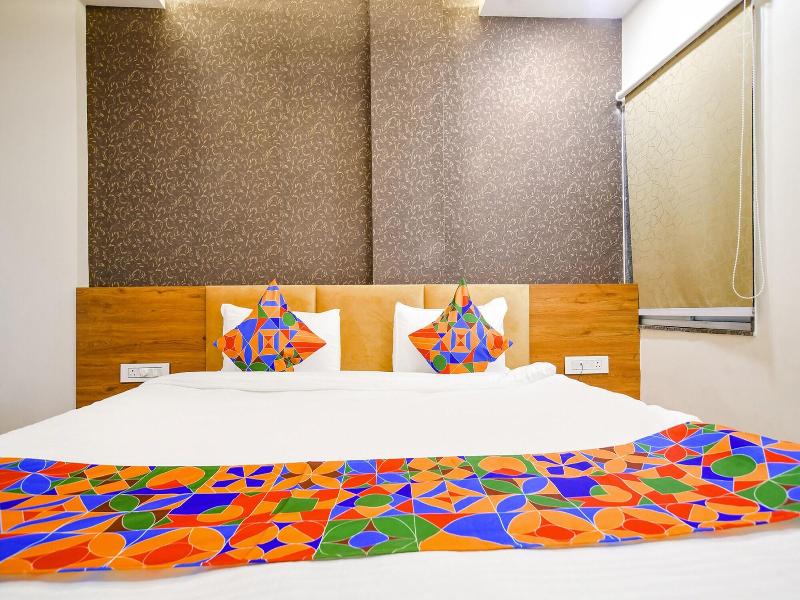 Fabhotel Woodlark Inn — view