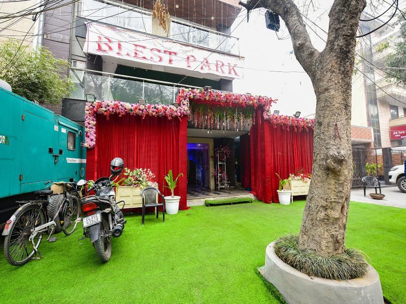 Fabhotel Prime Blest Park image