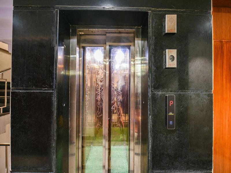 Fabhotel Prime Blest Park image