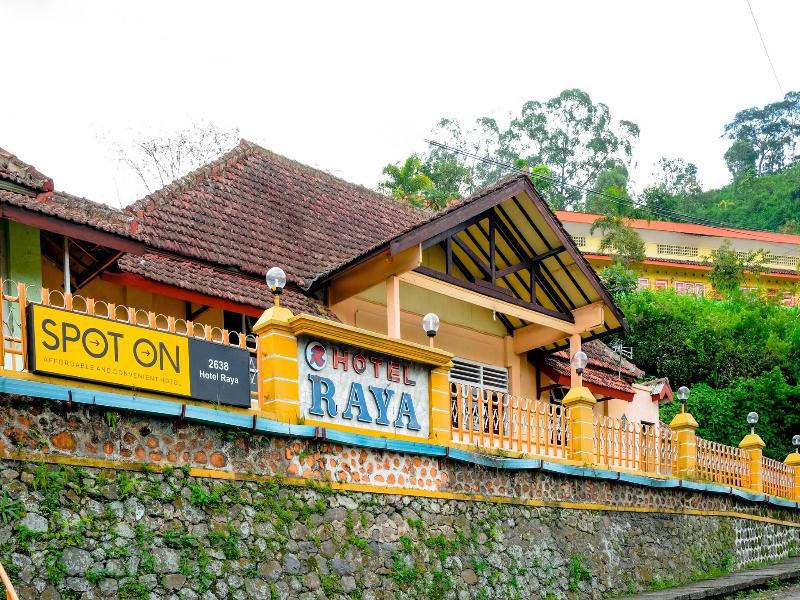 Oyo Life 2638 Hotel Raya