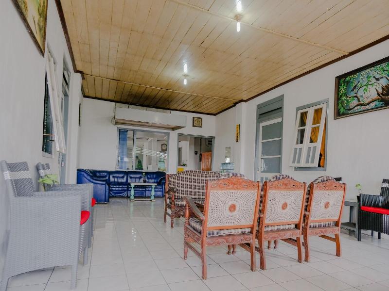 Oyo Life 2638 Hotel Raya