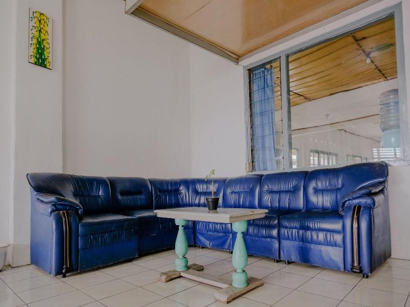 Oyo Life 2638 Hotel Raya