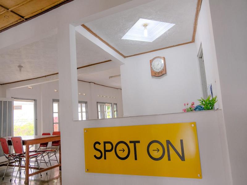 Oyo Life 2638 Hotel Raya