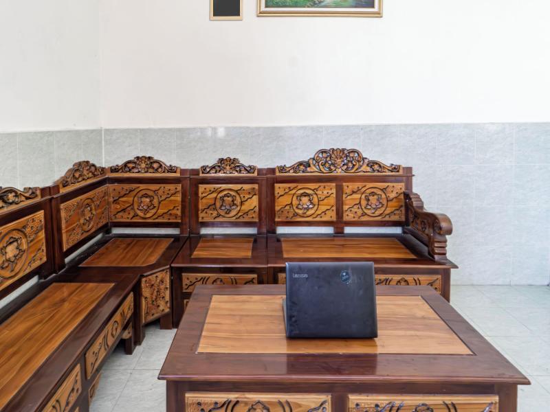 Spot On 93966 Dhiya Guest House Syariah image