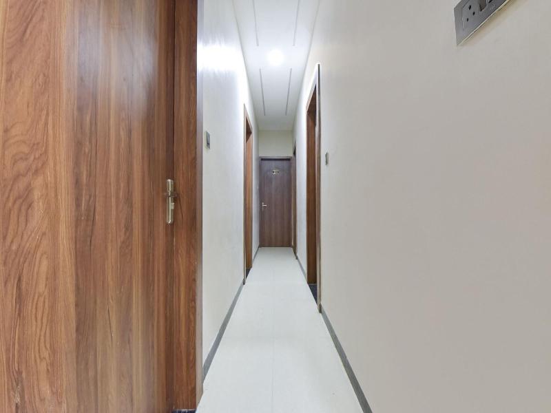 Fabhotel Utsah — view