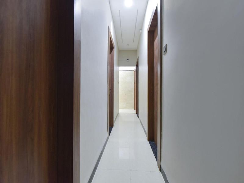 Fabhotel Utsah