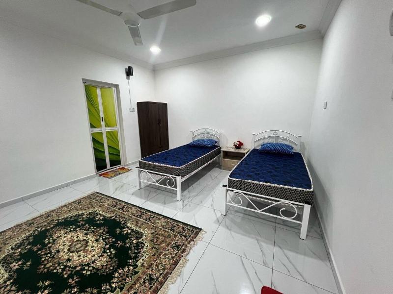 Capital O 91117 Noor Room Stay image