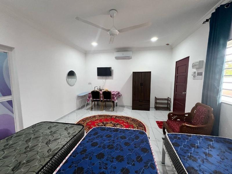 Capital O 91117 Noor Room Stay image