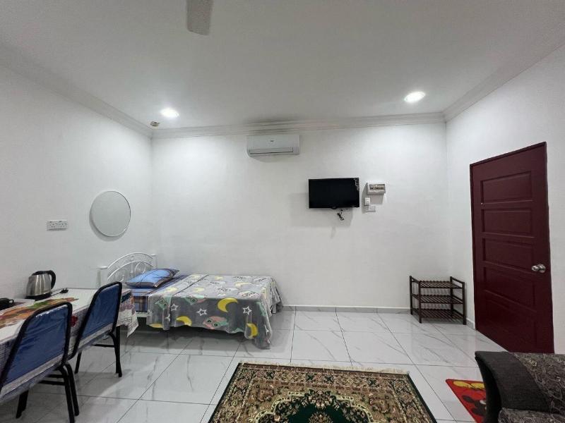 Capital O 91117 Noor Room Stay image