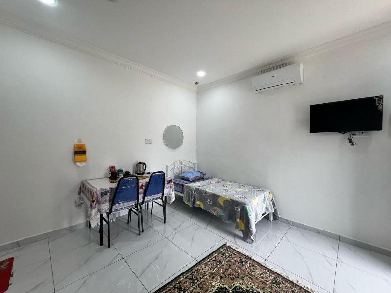 Capital O 91117 Noor Room Stay image