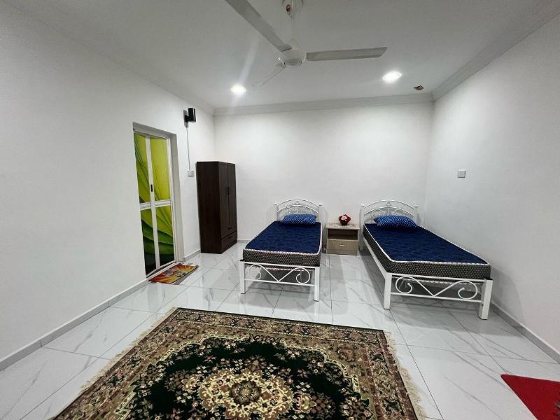 Capital O 91117 Noor Room Stay image