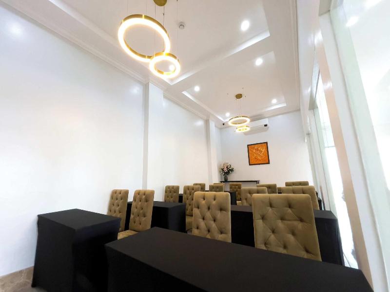 B Hotels Angeles City image
