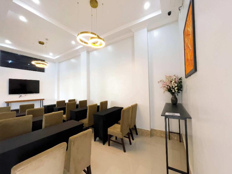 B Hotels Angeles City image