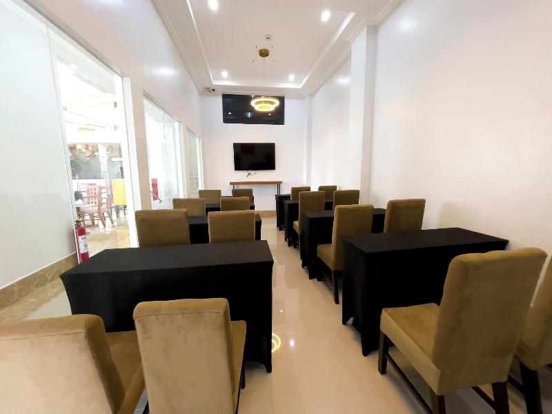 B Hotels Angeles City image