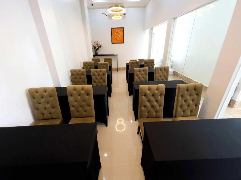 B Hotels Angeles City image