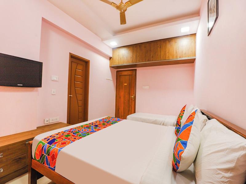 Fabhotel Hathvik Park image