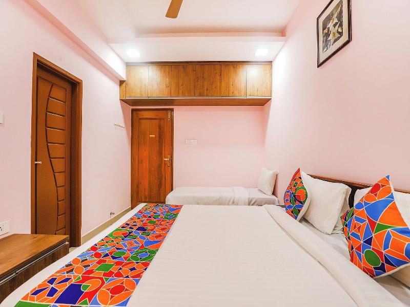 Fabhotel Hathvik Park image