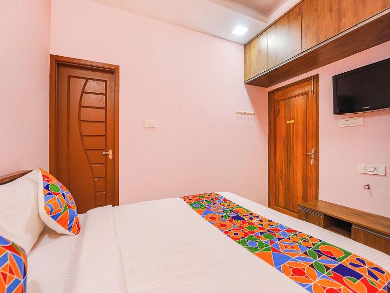 Fabhotel Hathvik Park image