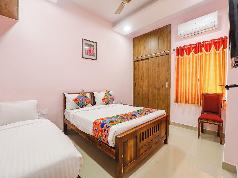 Fabhotel Hathvik Park image