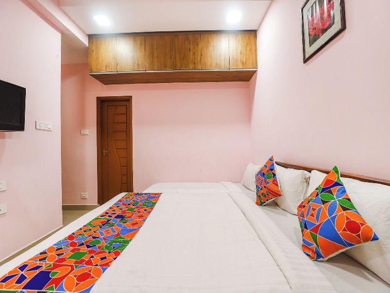 Fabhotel Hathvik Park image