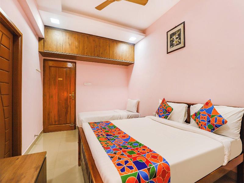 Fabhotel Hathvik Park image