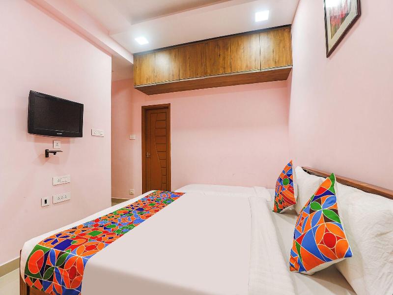 Fabhotel Hathvik Park image
