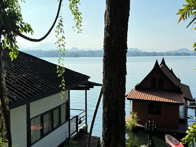 Kawarin Saiyai Cottage And Lake image