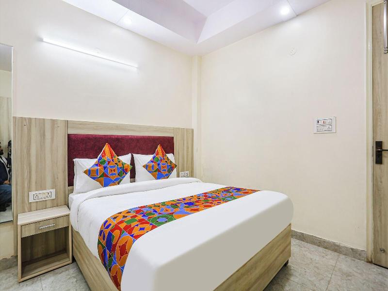 Fabhotel Taugan Inn image