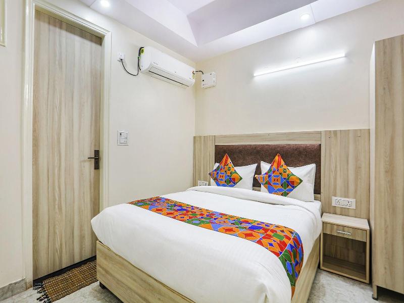 Fabhotel Taugan Inn image