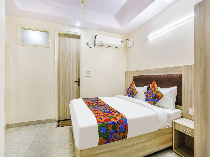 Fabhotel Taugan Inn image