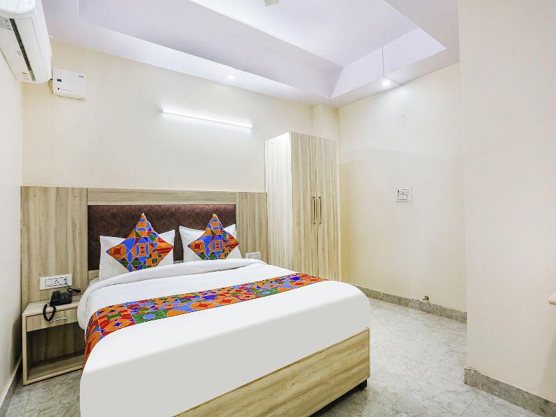 Fabhotel Taugan Inn image