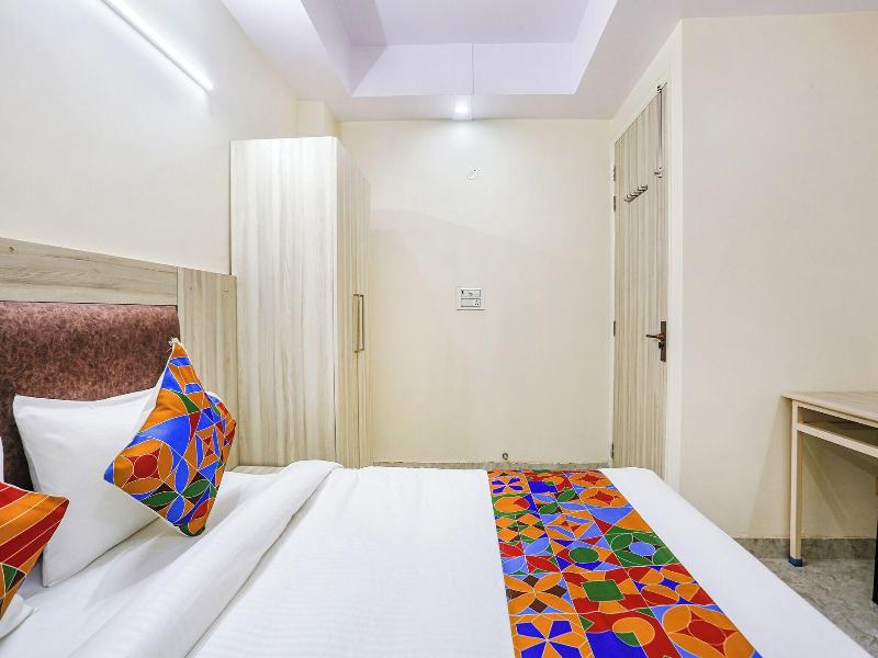 Fabhotel Taugan Inn image