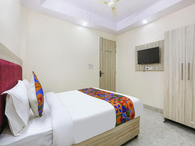Fabhotel Taugan Inn image