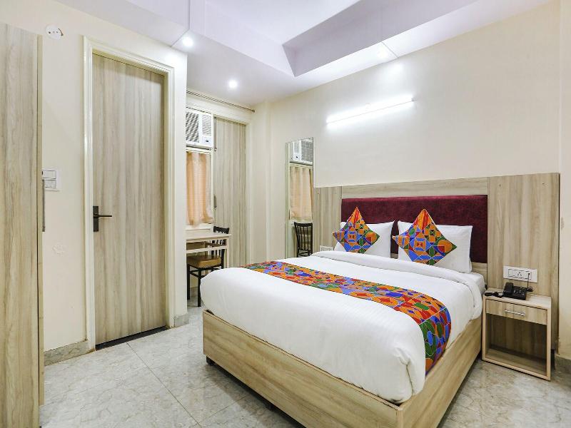 Fabhotel Taugan Inn image