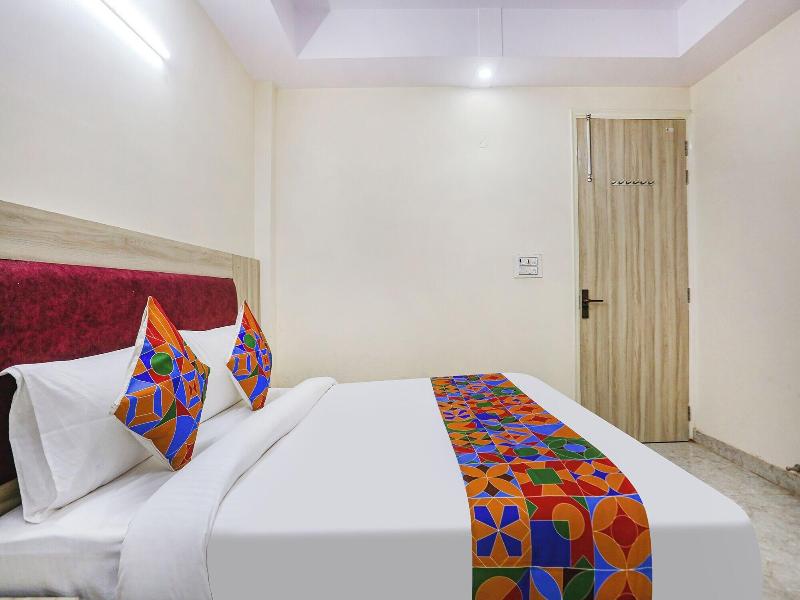 Fabhotel Taugan Inn image