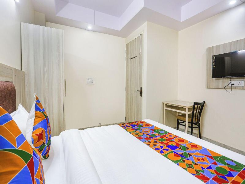 Fabhotel Taugan Inn image