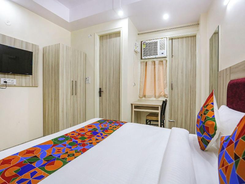 Fabhotel Taugan Inn image