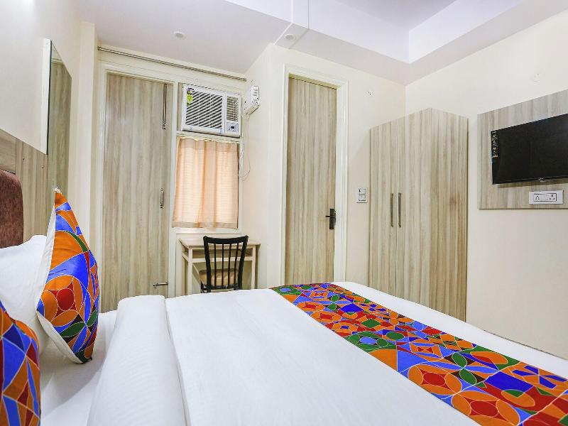 Fabhotel Taugan Inn image