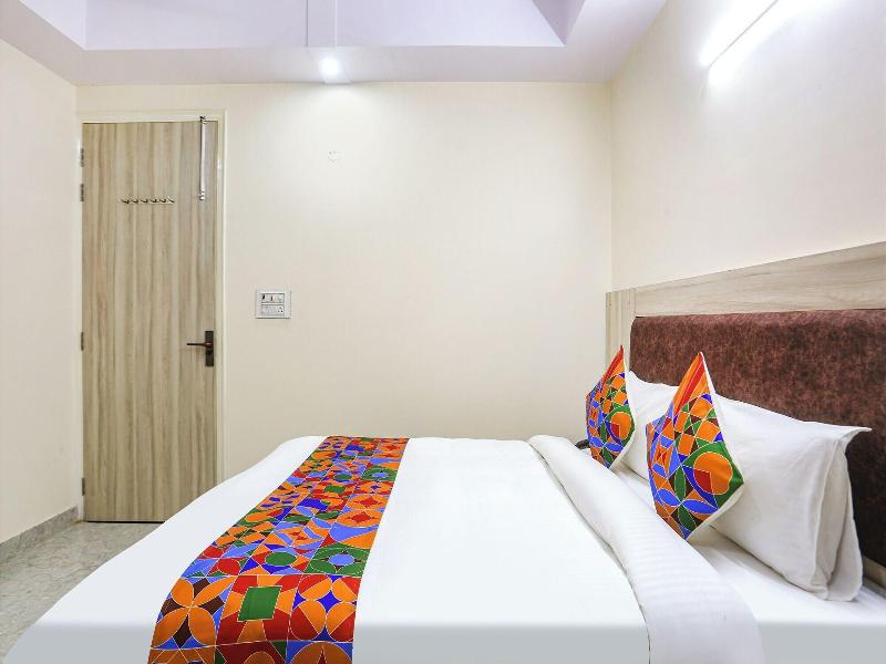 Fabhotel Taugan Inn image