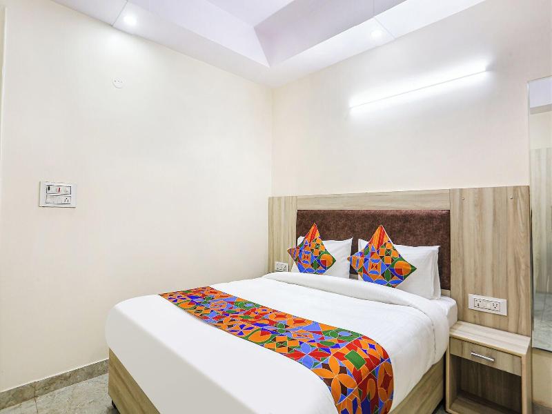 Fabhotel Taugan Inn image