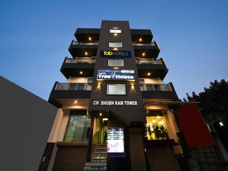 Fabhotel Tree House image