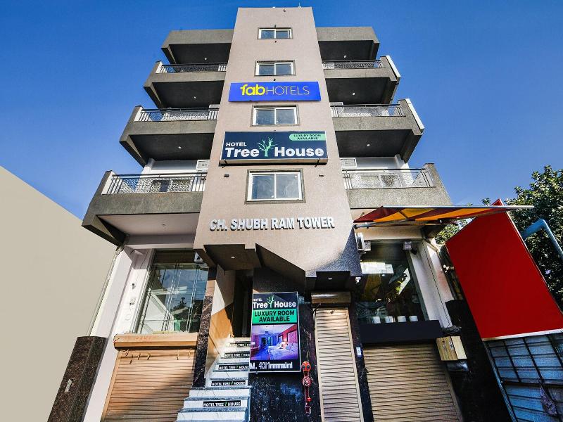 Fabhotel Tree House image