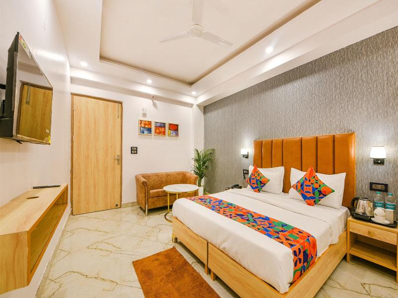 Fabhotel Tree House image