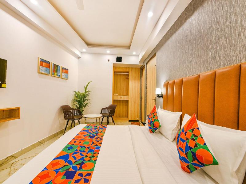 Fabhotel Tree House image