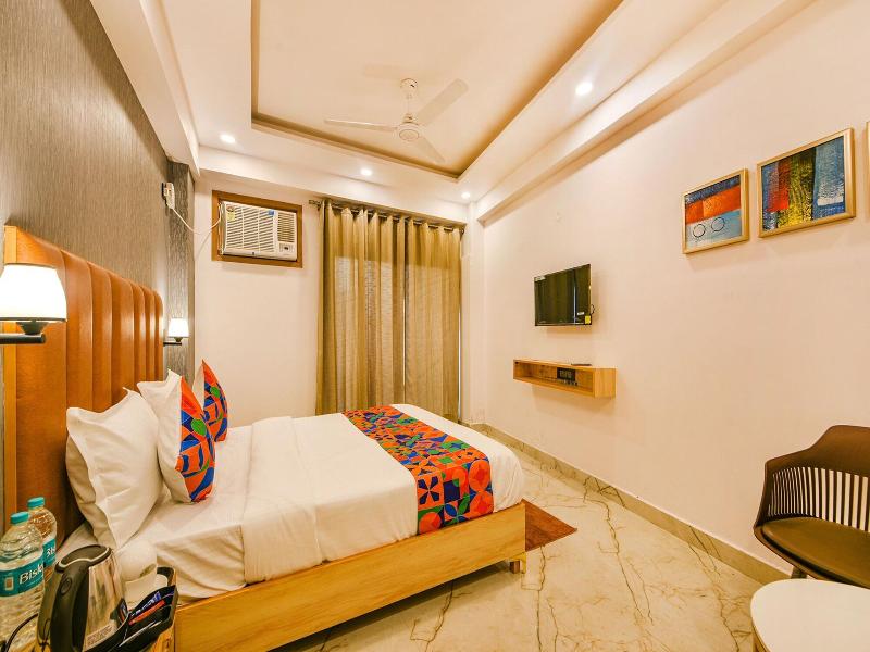 Fabhotel Tree House image